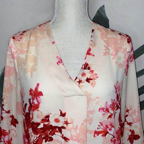 Rose & Olive Floral 3/4 Sleeve Blouse - Picture 3 of 11